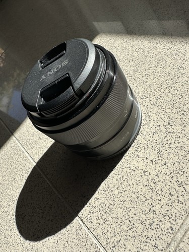 Sony sel 1 - f/1.8, obiettivo