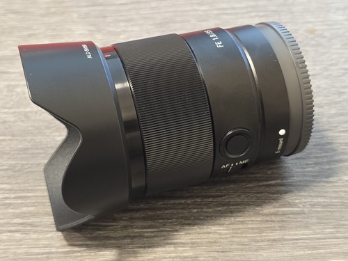 Sony 1 8 obiettivo - f/1.8,
