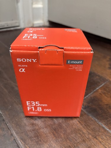 Sony 8 oss - mm, f1.8